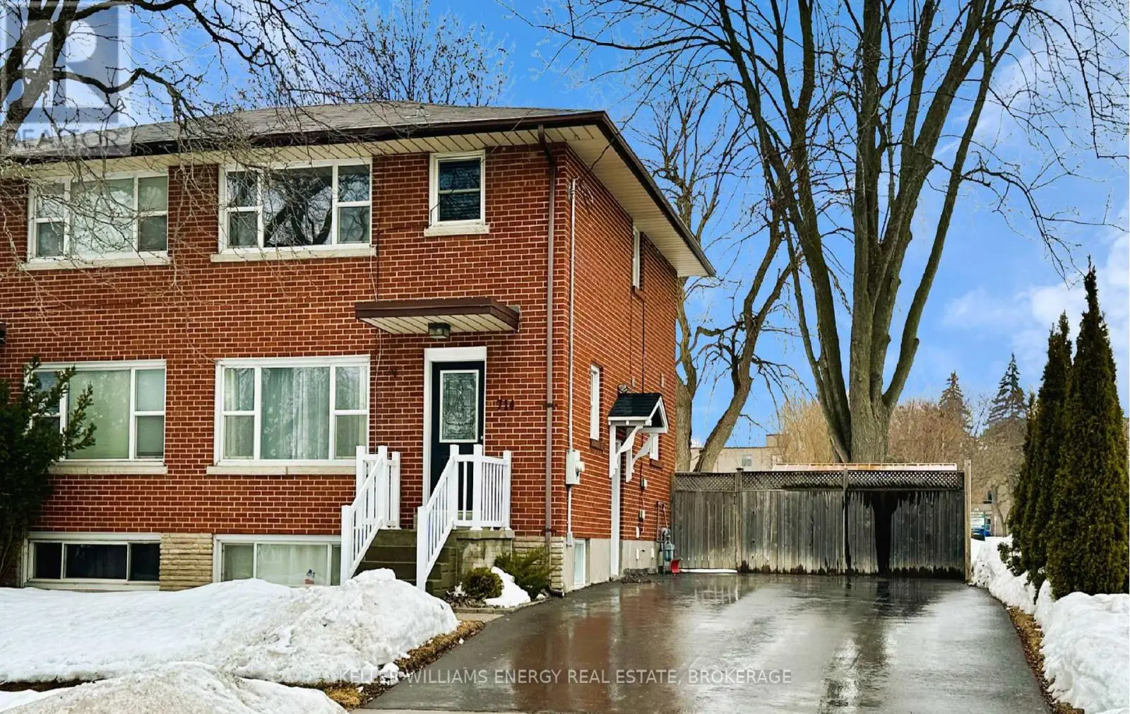 714 Dunlop Street W, Whitby, Ontario  L1N 1V6 - Photo 1 - E12055600