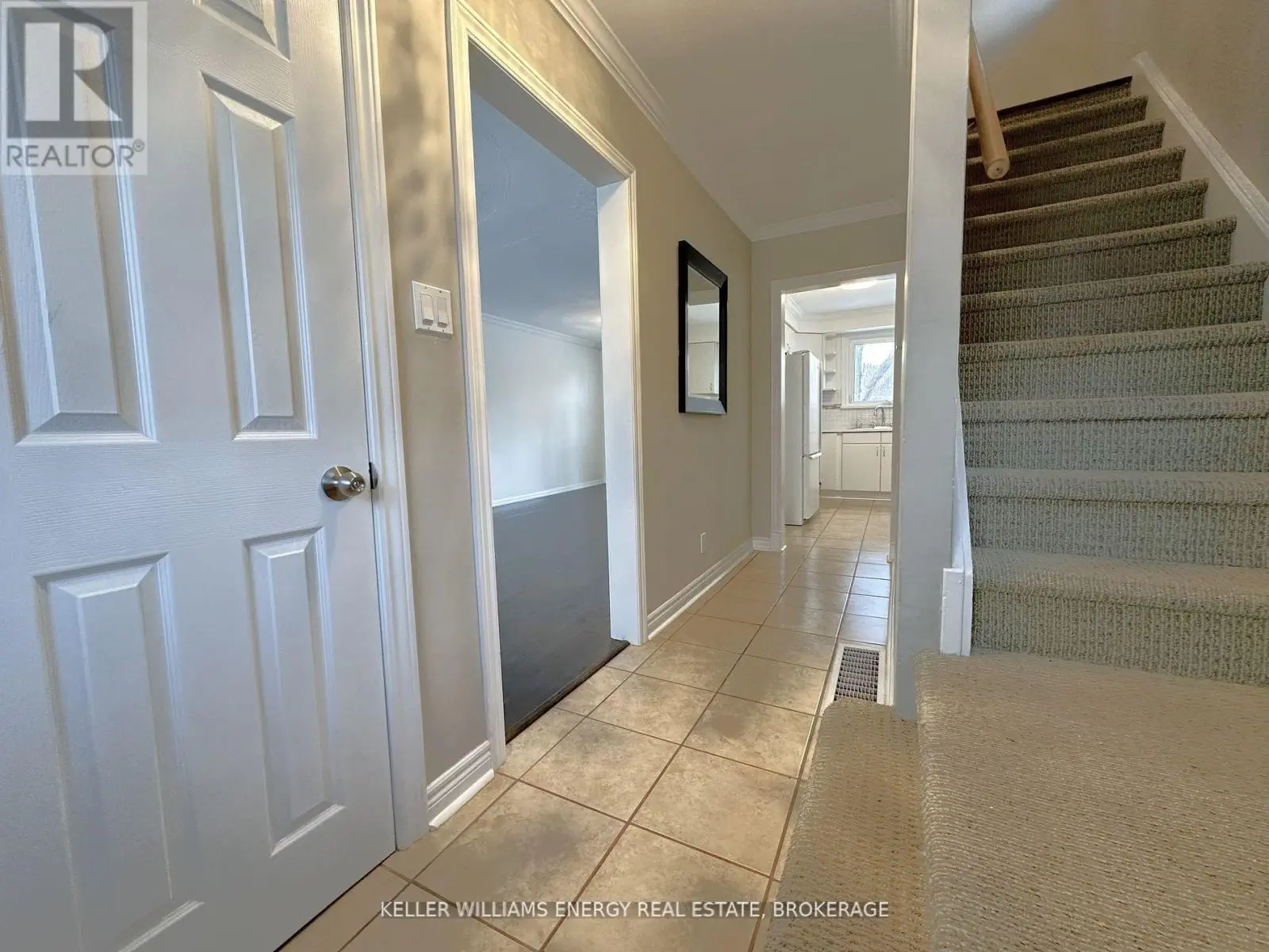 714 Dunlop Street W, Whitby, Ontario  L1N 1V6 - Photo 3 - E12055600
