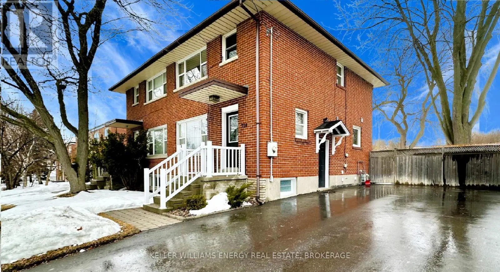 714 Dunlop Street W, Whitby, Ontario  L1N 1V6 - Photo 2 - E12055600