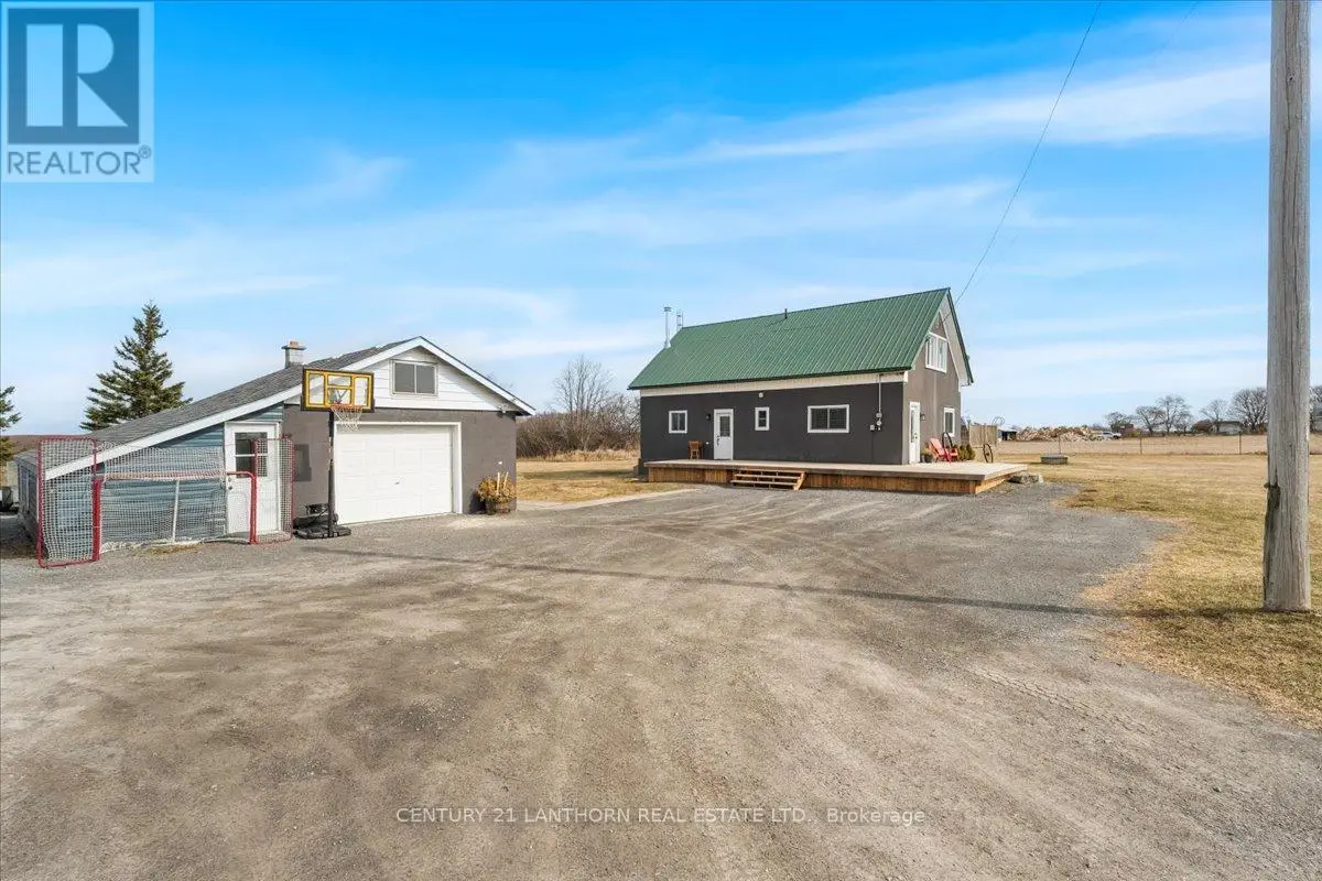 2572 County Road #1, Prince Edward County, Ontario  K0K 1G0 - Photo 2 - X12050868