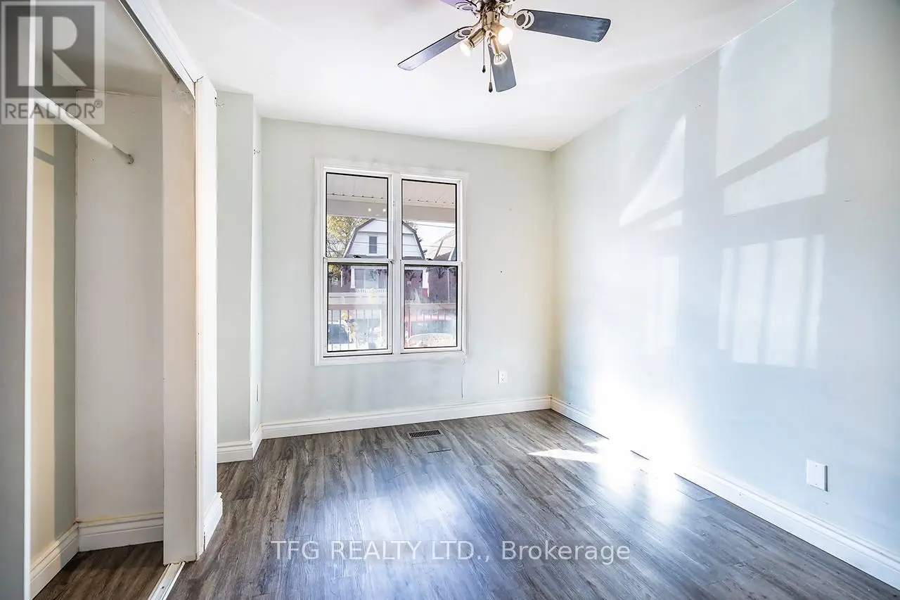 283 Jarvis Street, Oshawa, Ontario  L1G 5K8 - Photo 3 - E12071366