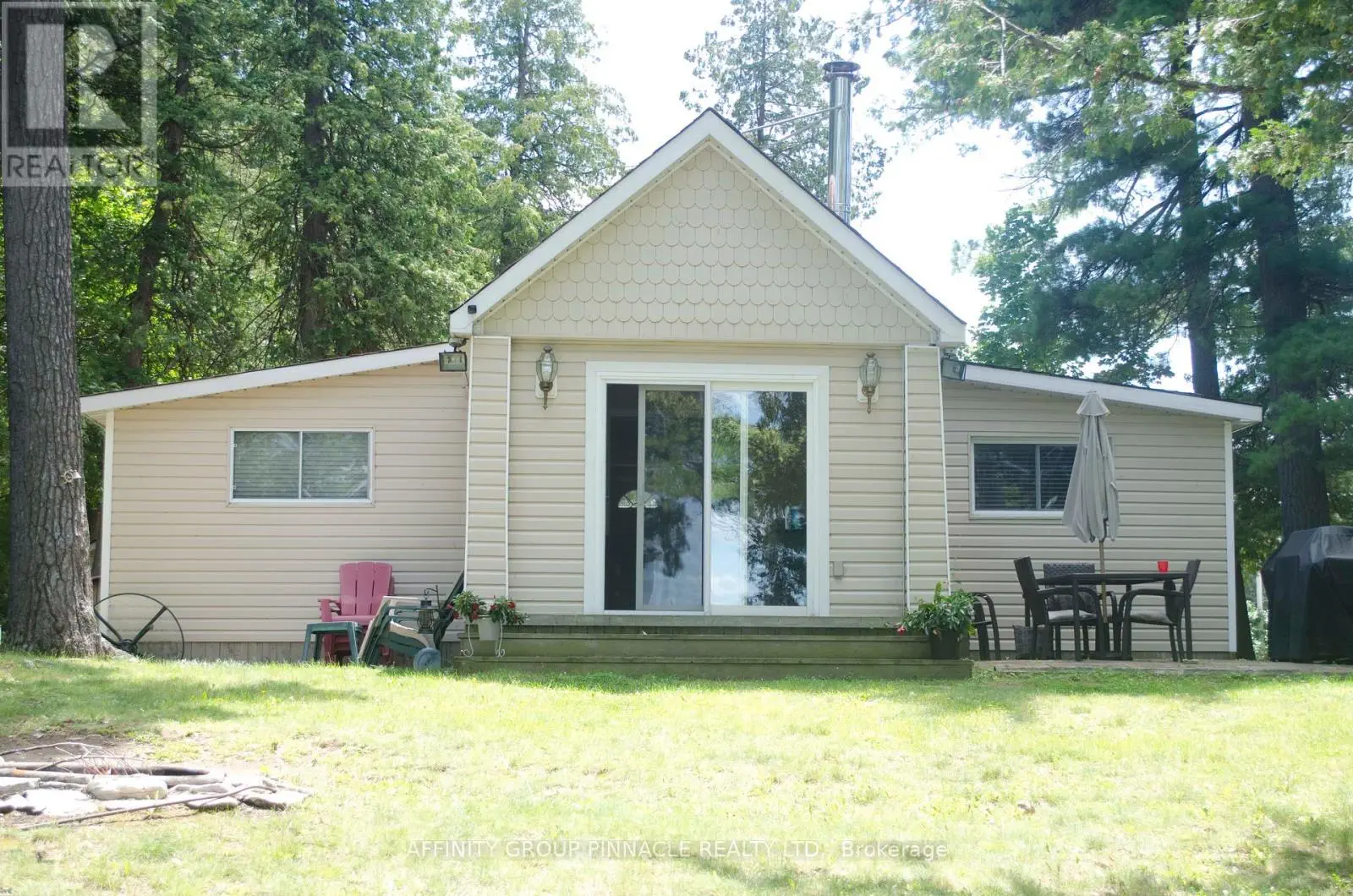 1 Rose Street, Kawartha Lakes, Ontario  K9V 4R6 - Photo 2 - X12072285