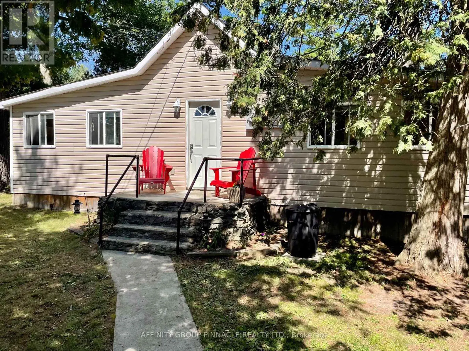 1 Rose Street, Kawartha Lakes, Ontario  K9V 4R6 - Photo 3 - X12072285