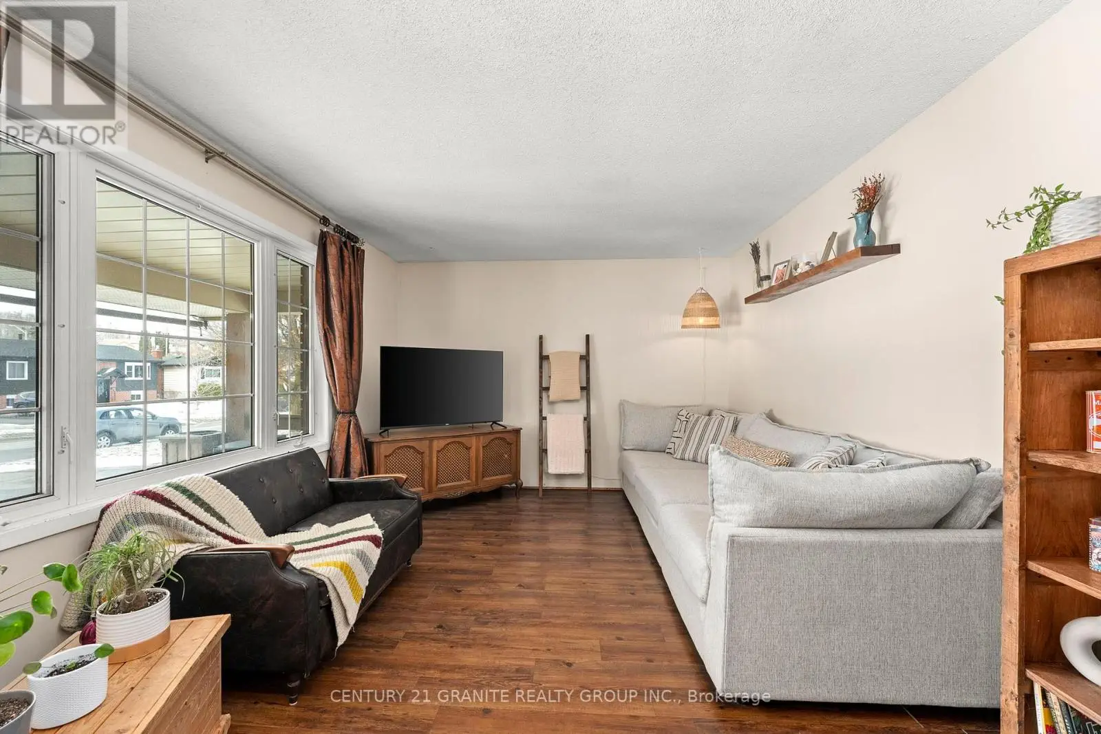 1767 Redwood Drive, Peterborough West, Ontario  K9K 1L7 - Photo 2 - X12072370