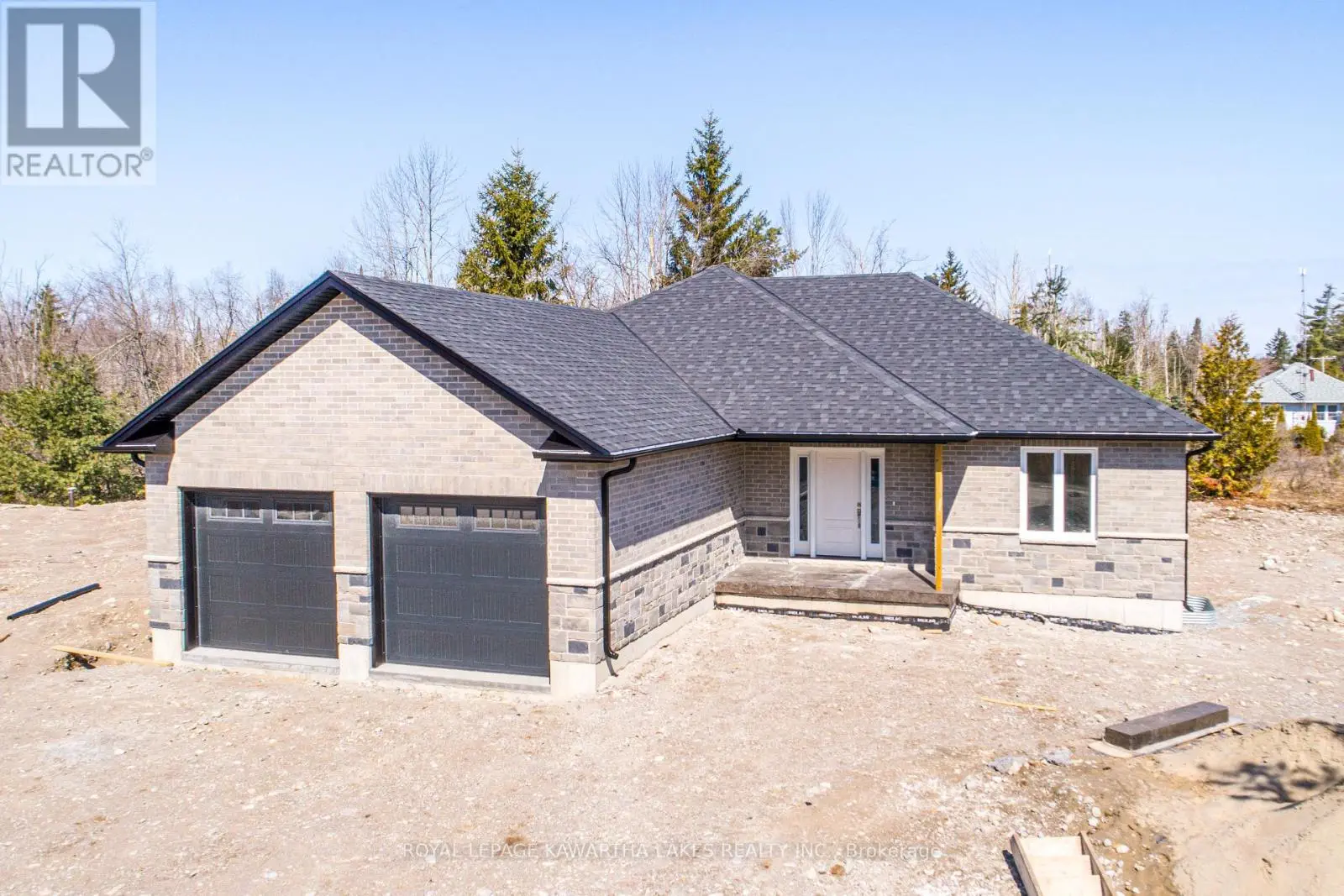 6 Patrick Street, Kawartha Lakes, Ontario  K0M 2B0 - Photo 1 - X12072455