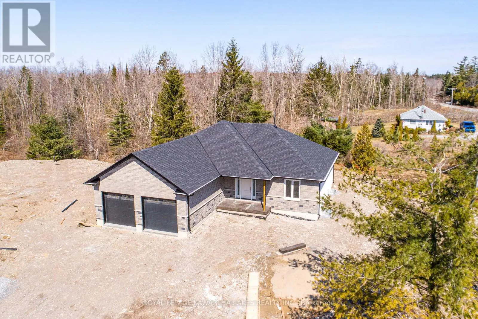 6 Patrick Street, Kawartha Lakes, Ontario  K0M 2B0 - Photo 3 - X12072455