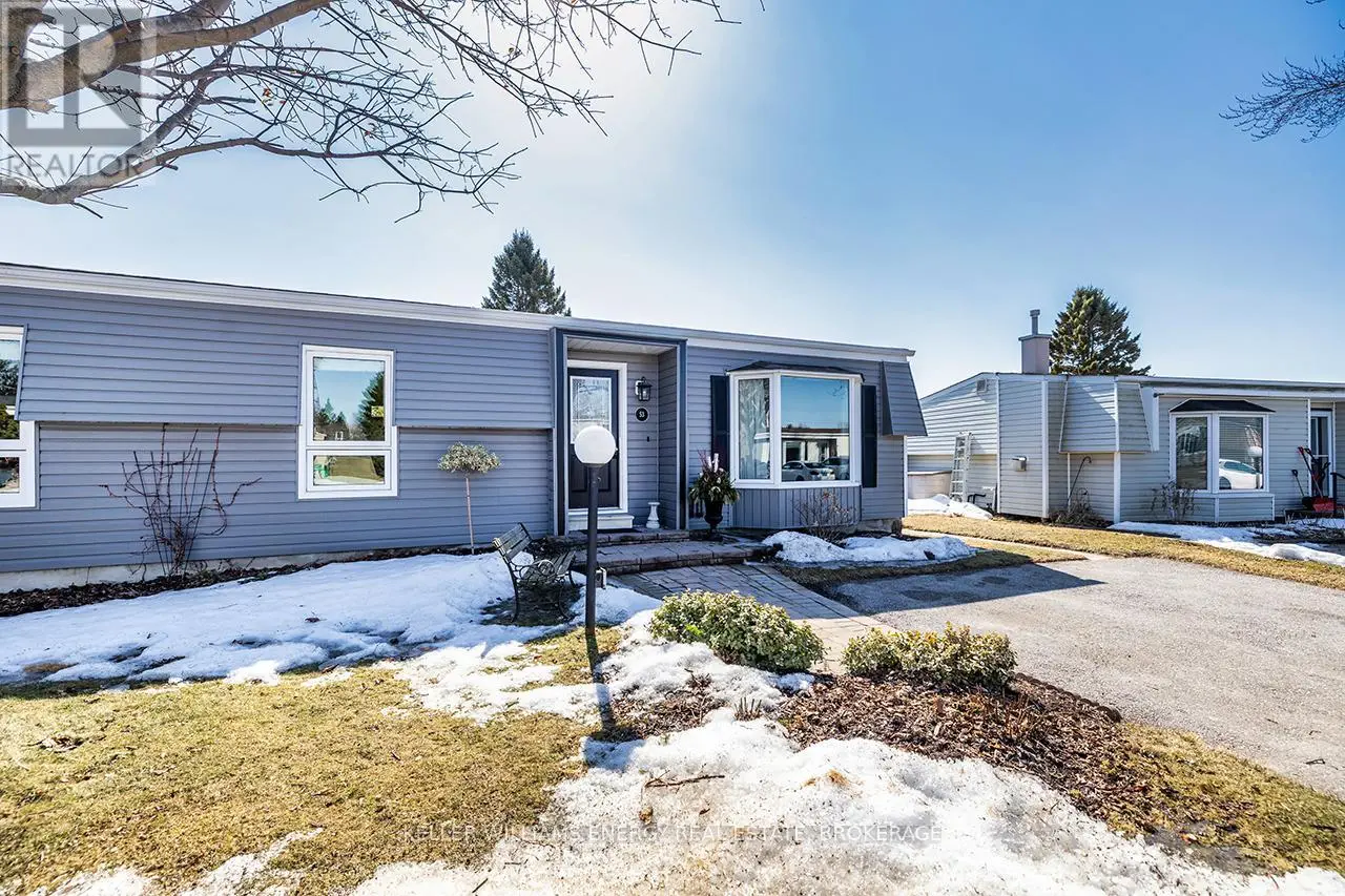 53 The Cove Road, Clarington, Ontario  L1B 1A9 - Photo 2 - E12072673