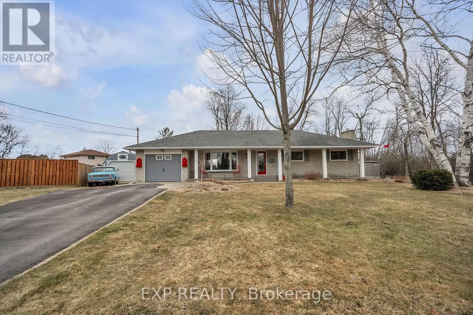 36 Rockhill Court, Quinte West, Ontario  K8R 1G3 - Photo 2 - X12072762