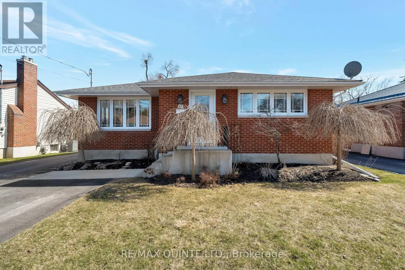83 Crestview Avenue, Belleville, Ontario  K8N 1W6 - Photo 3 - X12073391