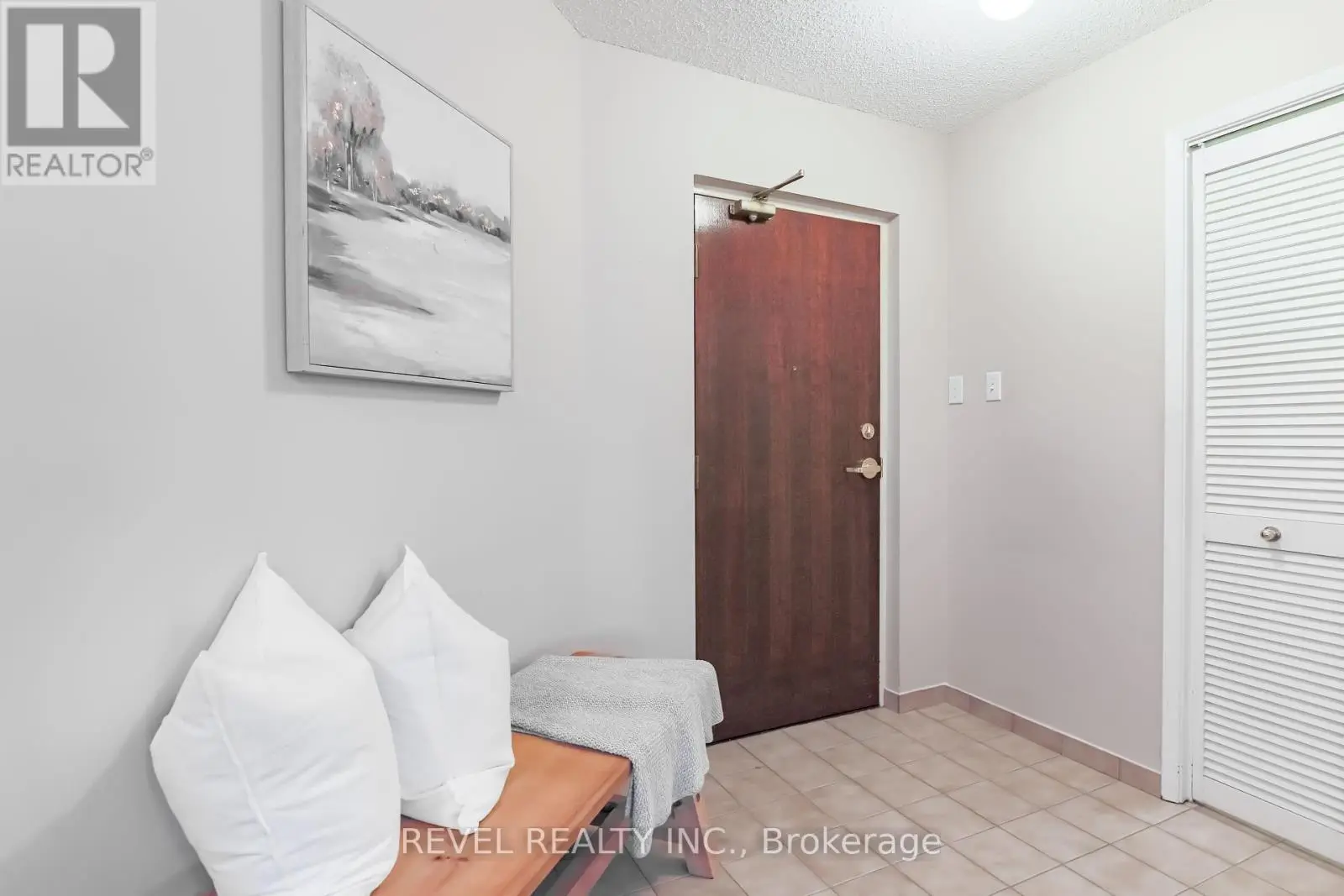 308 - 4 Heritage Way, Kawartha Lakes, Ontario  K9V 5Z2 - Photo 3 - X12050630
