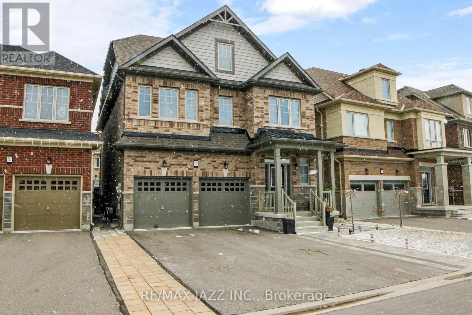 208 Frederick Pearson Street, East Gwillimbury, Ontario  L9N 0Y9 - Photo 2 - N12073933