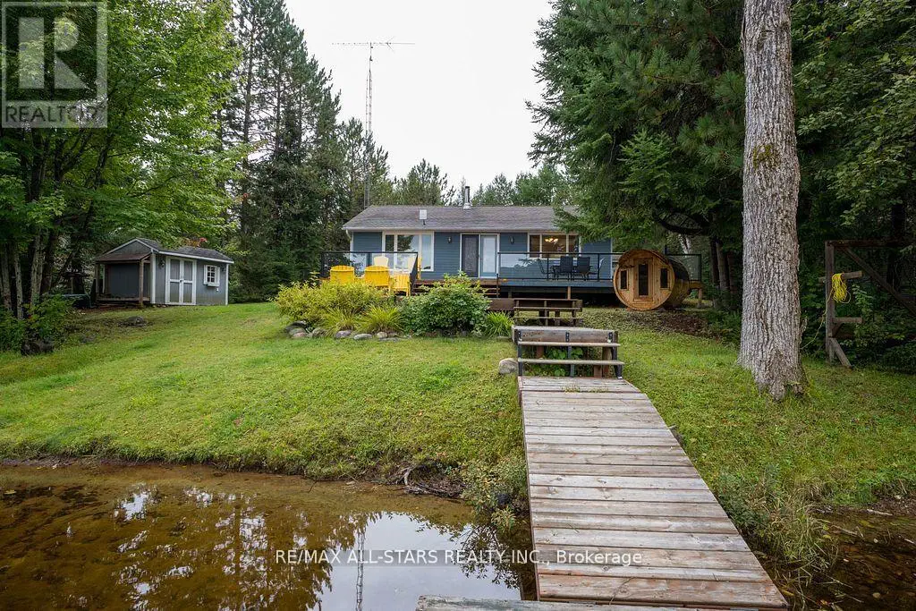 1086 Cameron Lane, Algonquin Highlands, Ontario  K0M 1J0 - Photo 2 - X12073917