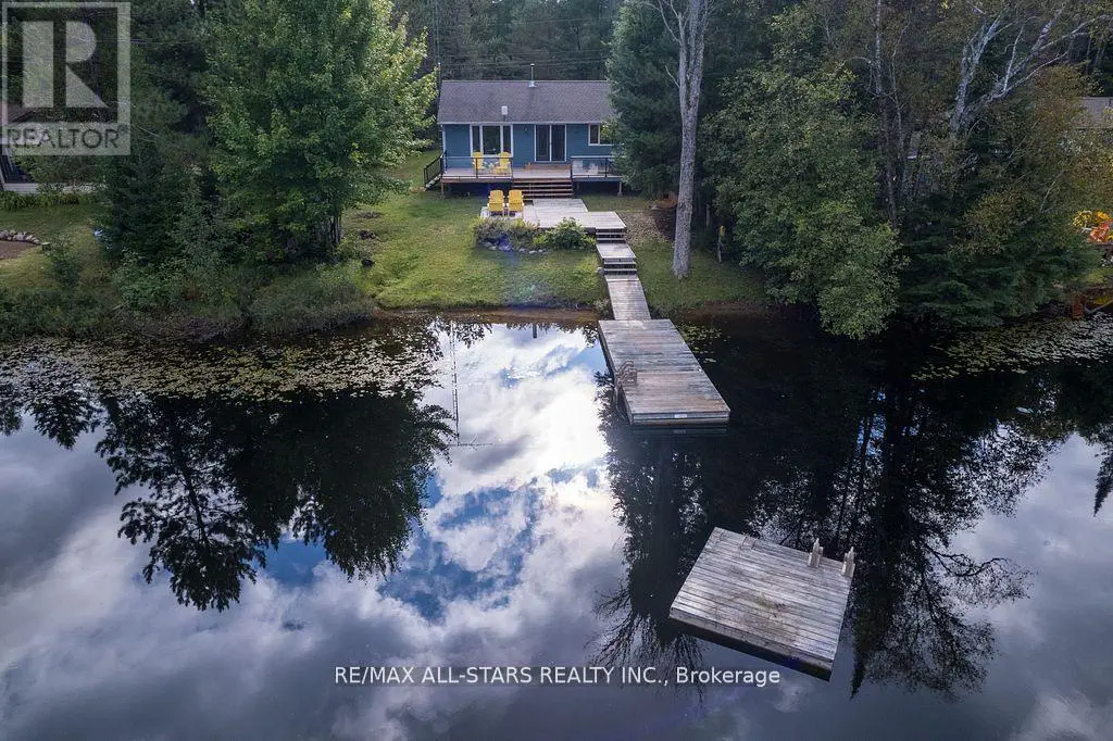1086 Cameron Lane, Algonquin Highlands, Ontario  K0M 1J0 - Photo 3 - X12073917