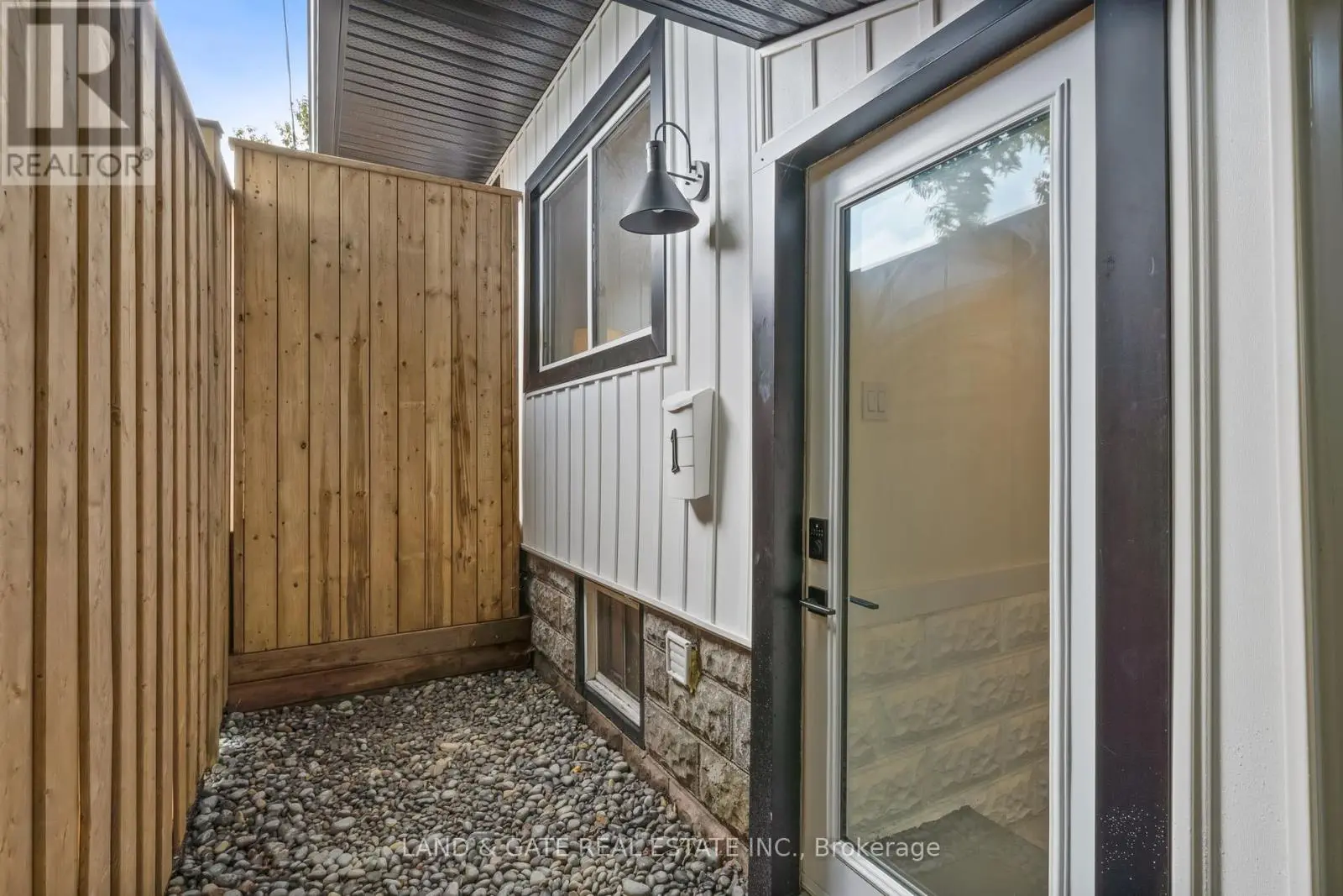 1 - 477 Montrave Avenue, Oshawa, Ontario  L1J 4S6 - Photo 2 - E12074161