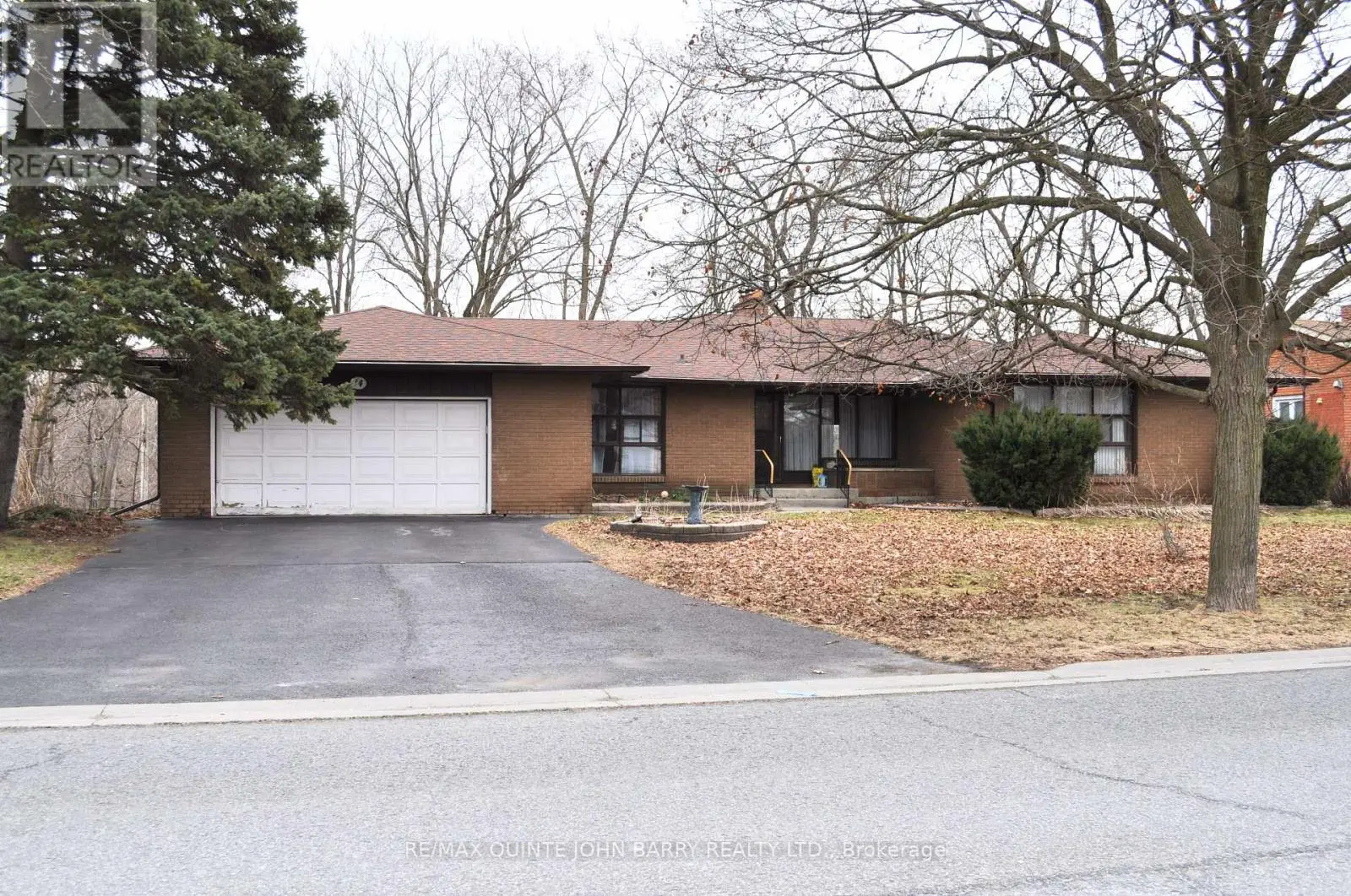 14 Parkview Heights, Quinte West, Ontario  K8V 5L7 - Photo 1 - X11999937