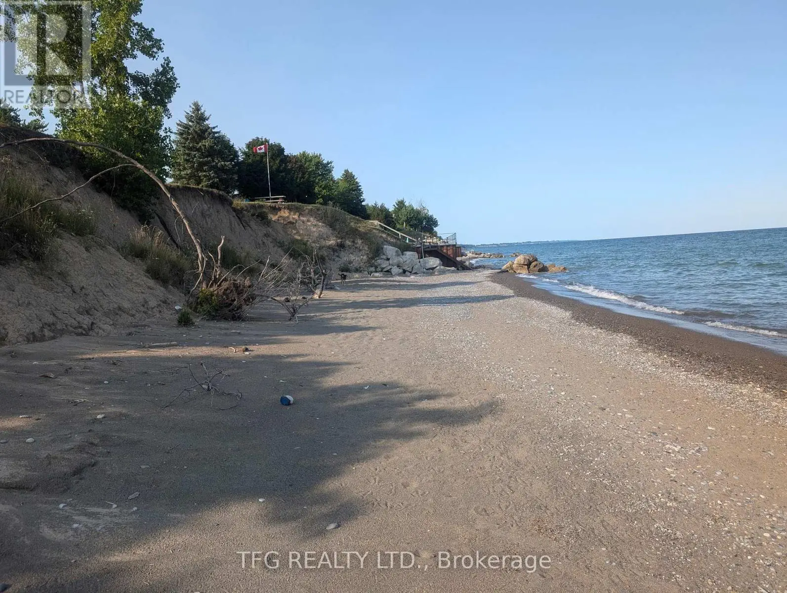 888 Hiawatha Beach, Chatham-Kent, Ontario  N0P 2P0 - Photo 2 - X12075273