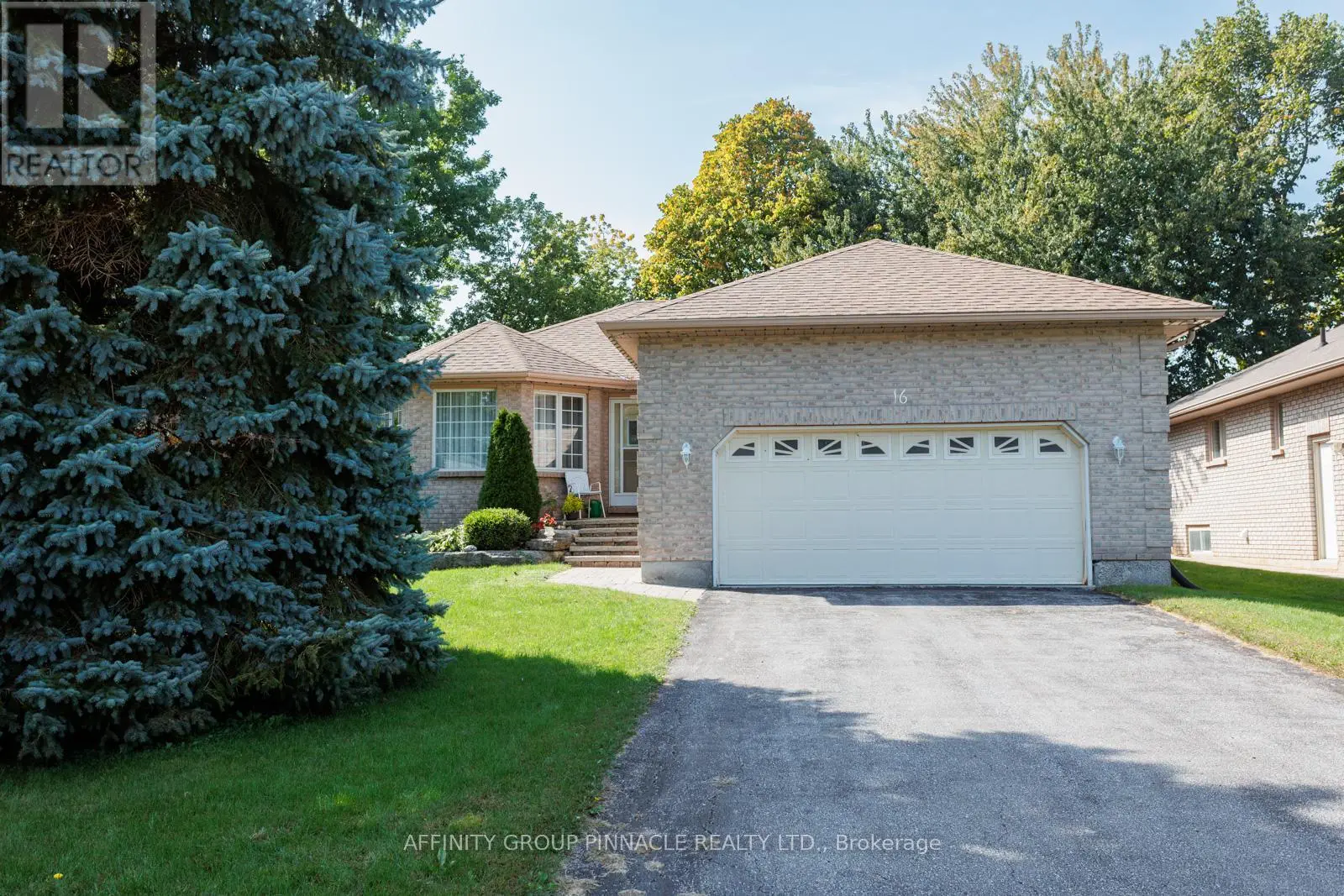 16 Hillview Drive, Kawartha Lakes, Ontario  K0M 1A0 - Photo 1 - X12075877
