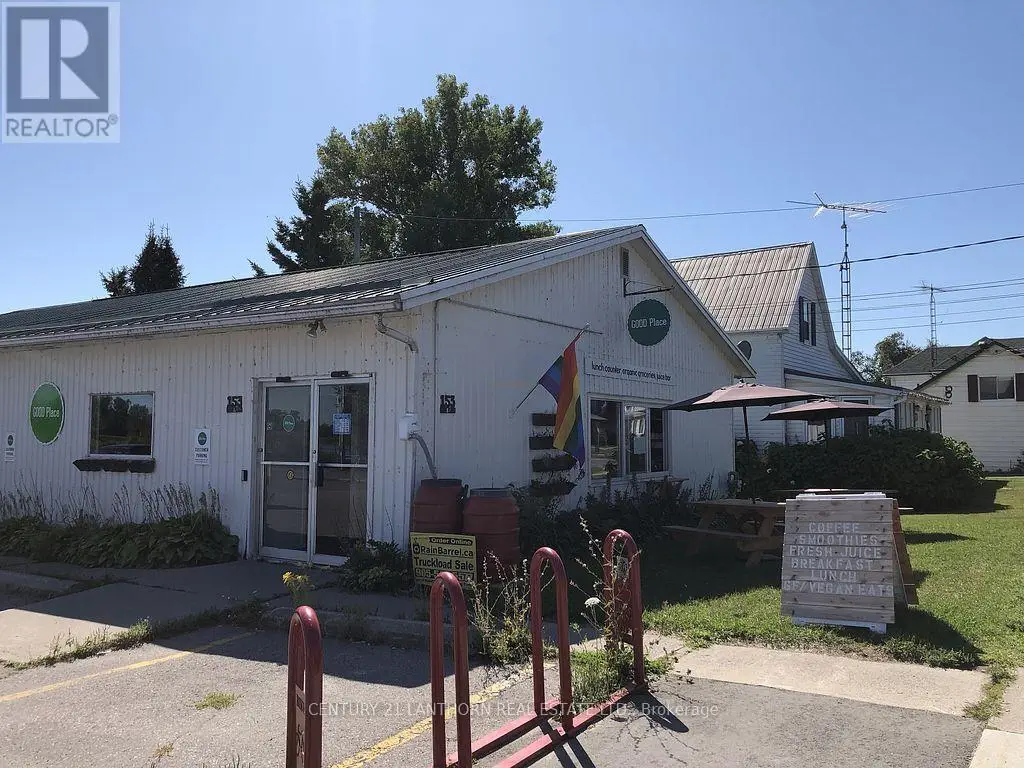 153 Wellington Main Street, Prince Edward County, Ontario  K0K 3L0 - Photo 3 - X12076677