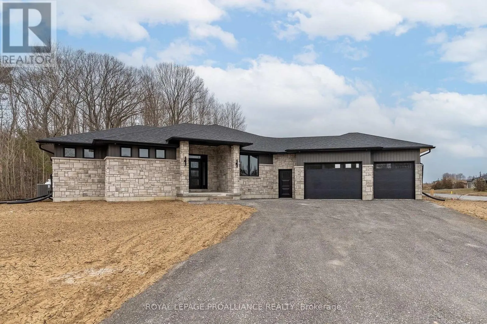 235 Michael's Way, Prince Edward County, Ontario  K0K 1L0 - Photo 1 - X12077040