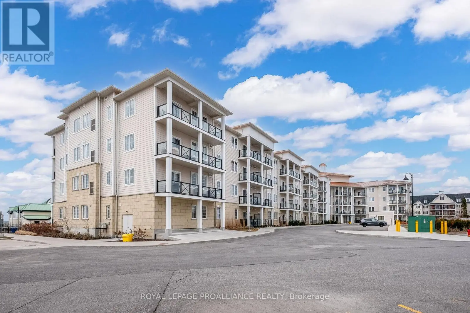 221 - 50 Lakebreeze Drive, Clarington, Ontario  L1B 0V9 - Photo 2 - E12077201