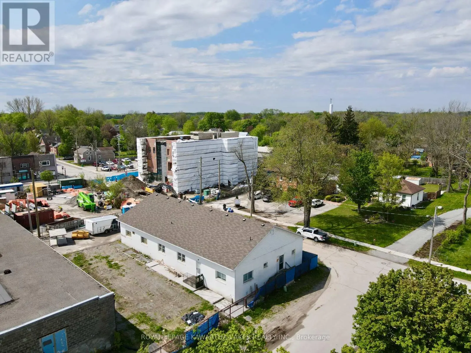 21 Ann Street N, Brock, Ontario  L0E 1E0 - Photo 2 - N12077887