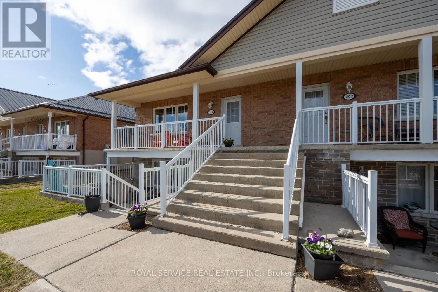 301 - 235 Ruttan Terrace, Cobourg, Ontario  K9A 5X6 - Photo 2 - X12078438