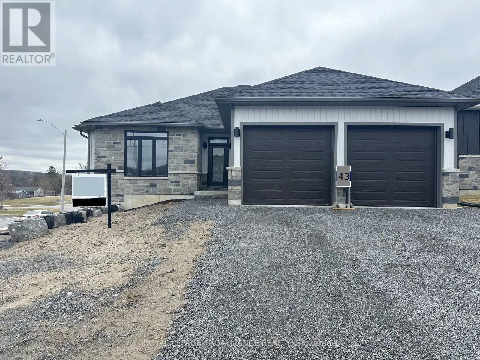 47 ROSEWOOD DRIVE, Quinte West, Ontario