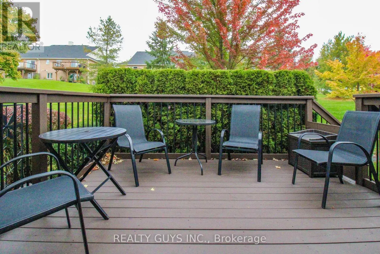 98 Village Crescent, Peterborough West, Ontario  K9J 0A9 - Photo 3 - X12028155