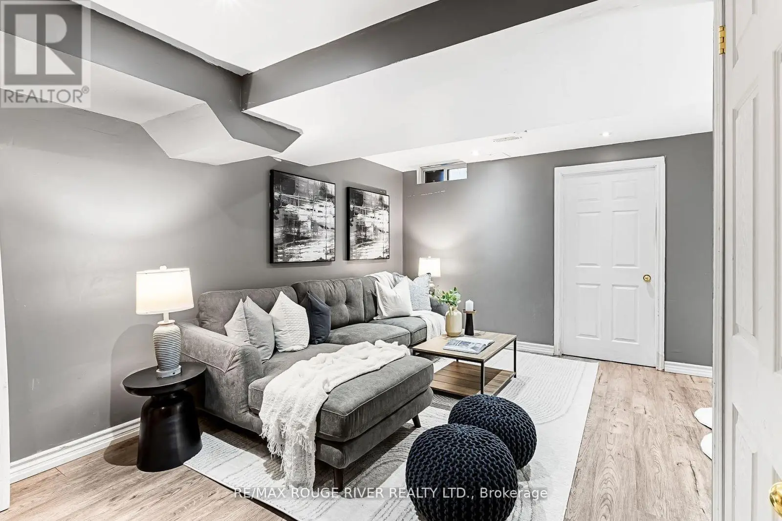 31 Greengrove Way, Whitby, Ontario  L1R 2N4 - Photo 1 - E12040390