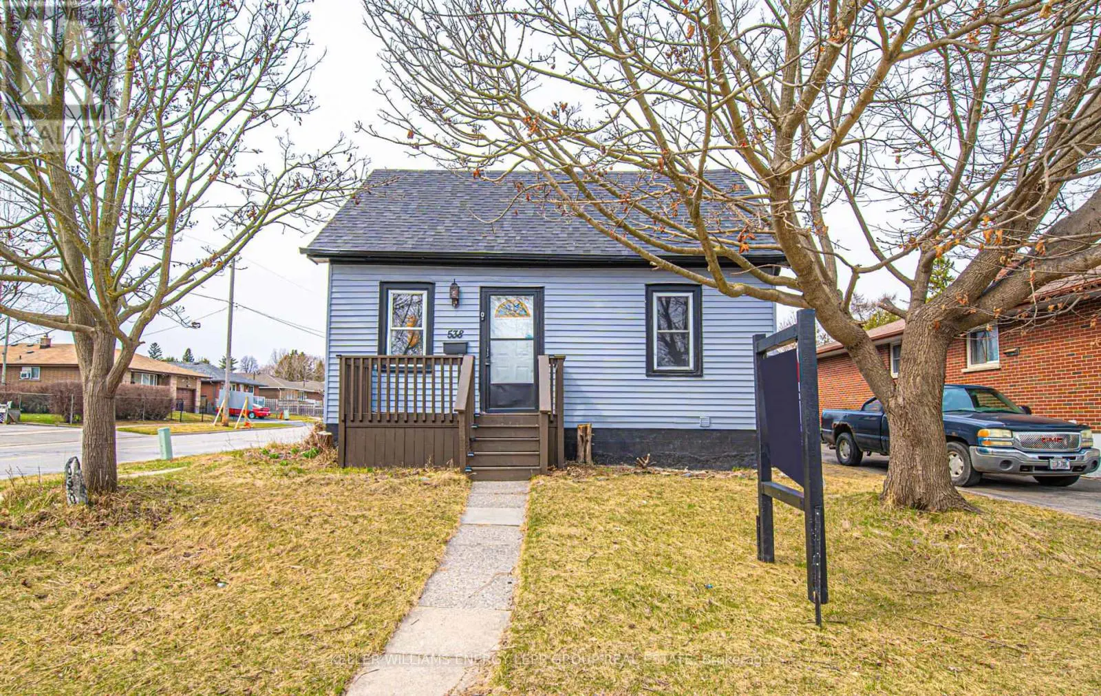 538 Wilson Road S, Oshawa, Ontario  L1H 6E2 - Photo 1 - E12003063