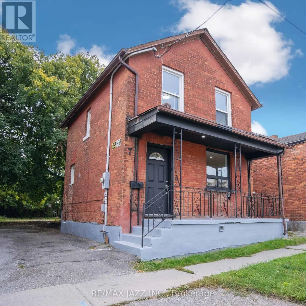7 Maple Street, Oshawa, Ontario  L1H 2L6 - Photo 2 - E12063049
