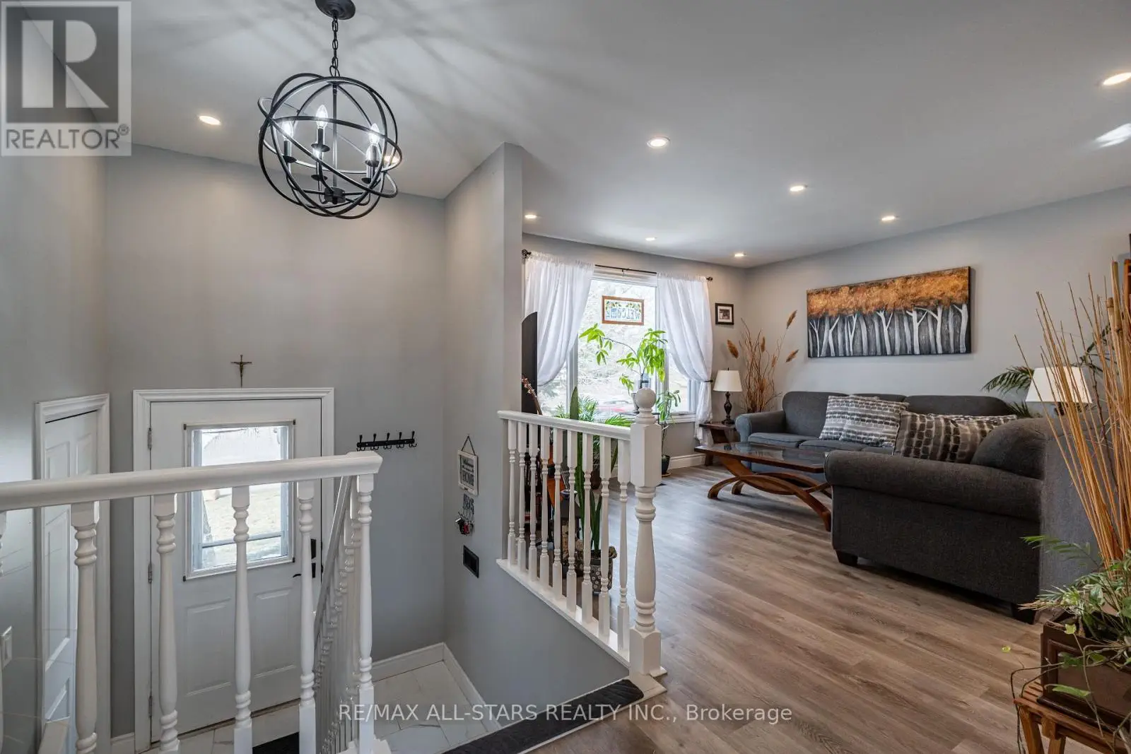 2431 Mountland Drive, Peterborough West, Ontario  K9K 1V8 - Photo 3 - X12081750