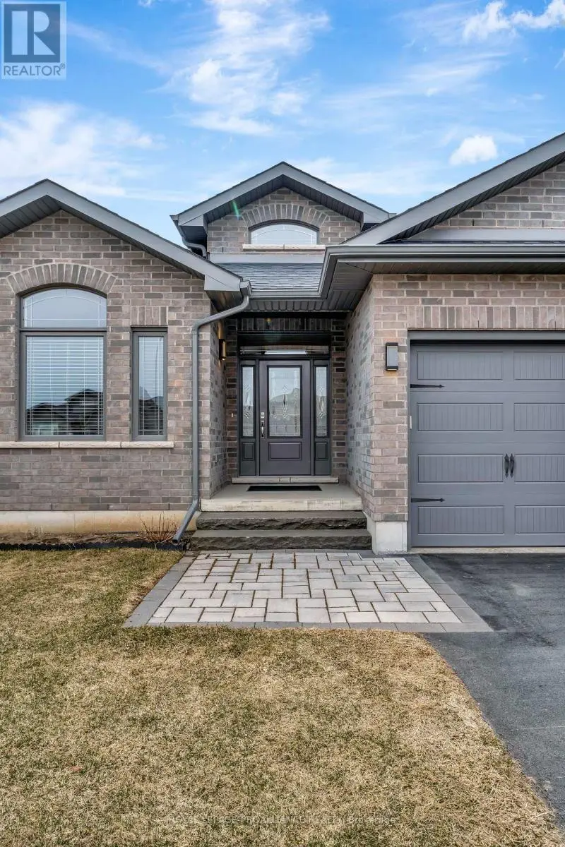 9 Bel Air Crescent, Quinte West, Ontario  K8V 0H5 - Photo 3 - X12082900