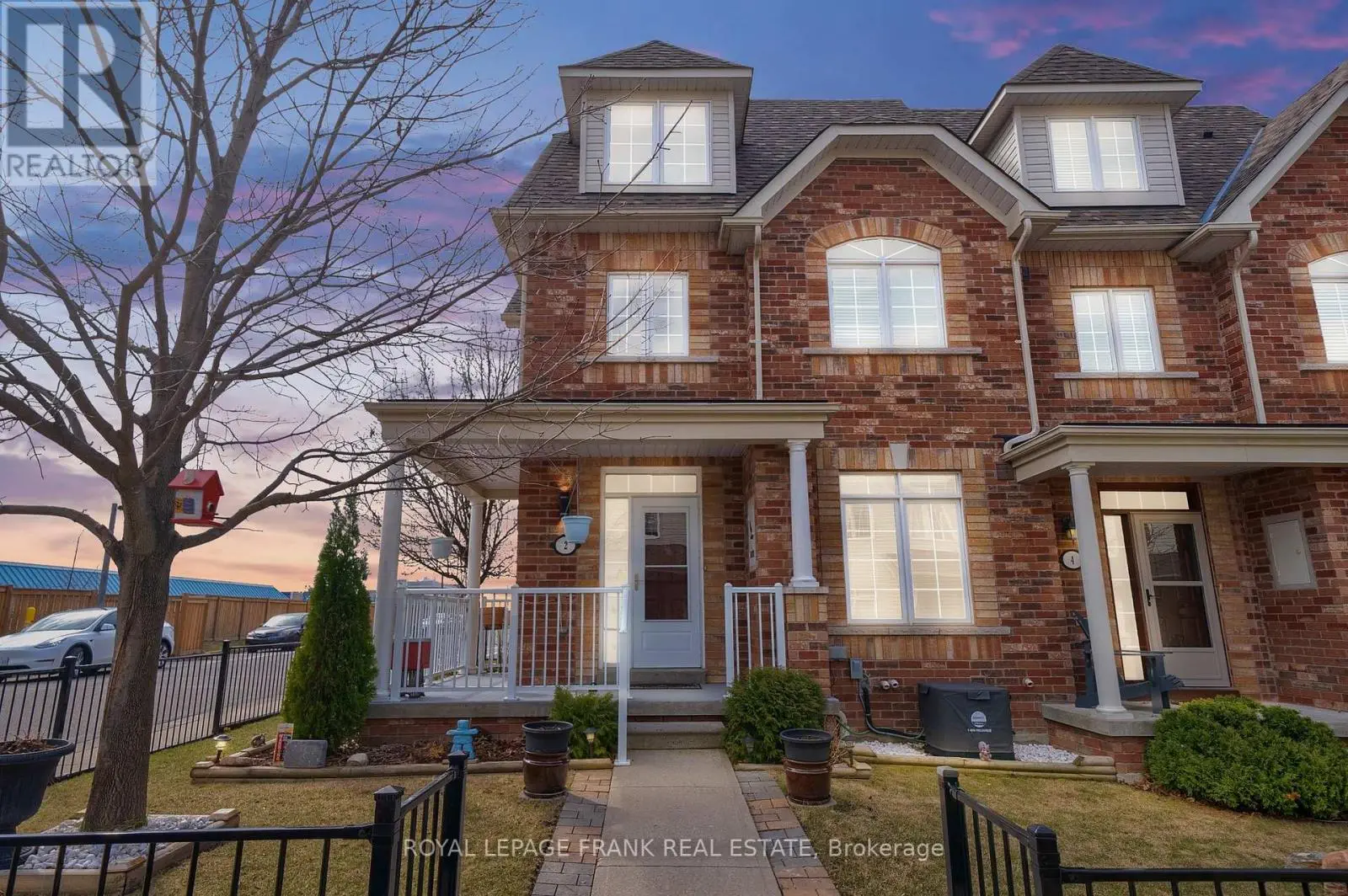 2 Yewtree Way, Whitby, Ontario  L1R 0E2 - Photo 1 - E12082984