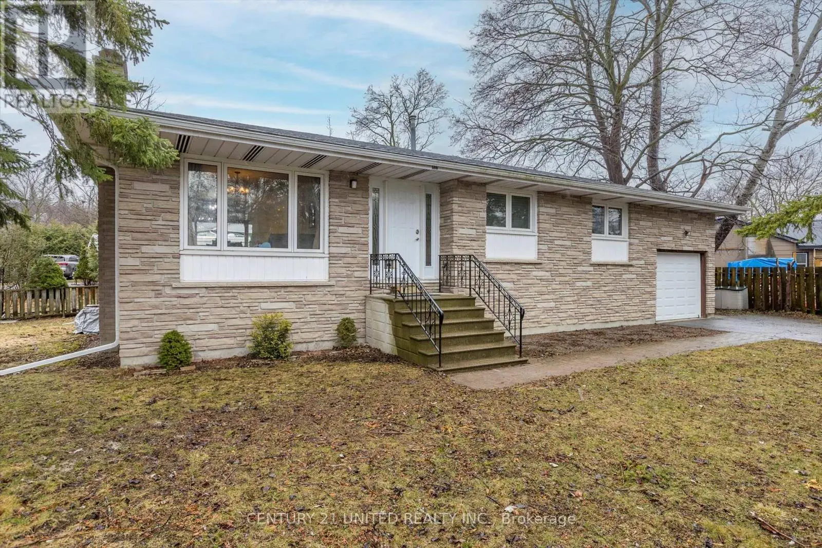 686 CORRIGAN CRESCENT, Peterborough South, Ontario