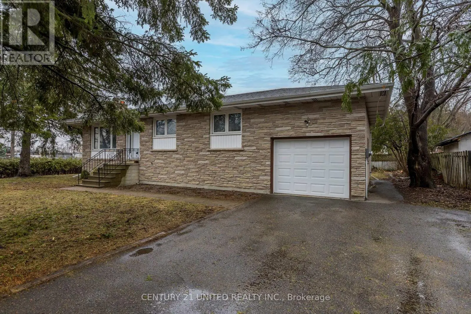 686 Corrigan Crescent, Peterborough South, Ontario  K9J 7N8 - Photo 2 - X12082957