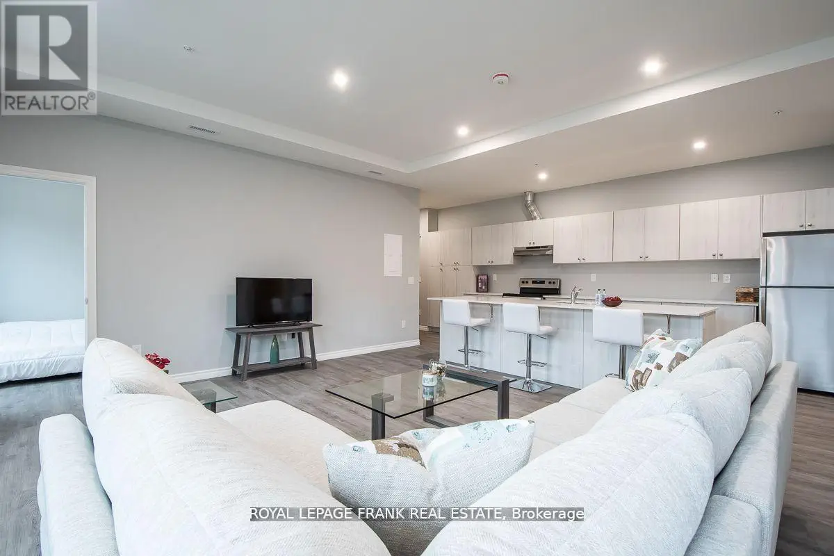 E2 - 513 Dundas Street E, Whitby, Ontario  L1N 0N4 - Photo 3 - E12083139