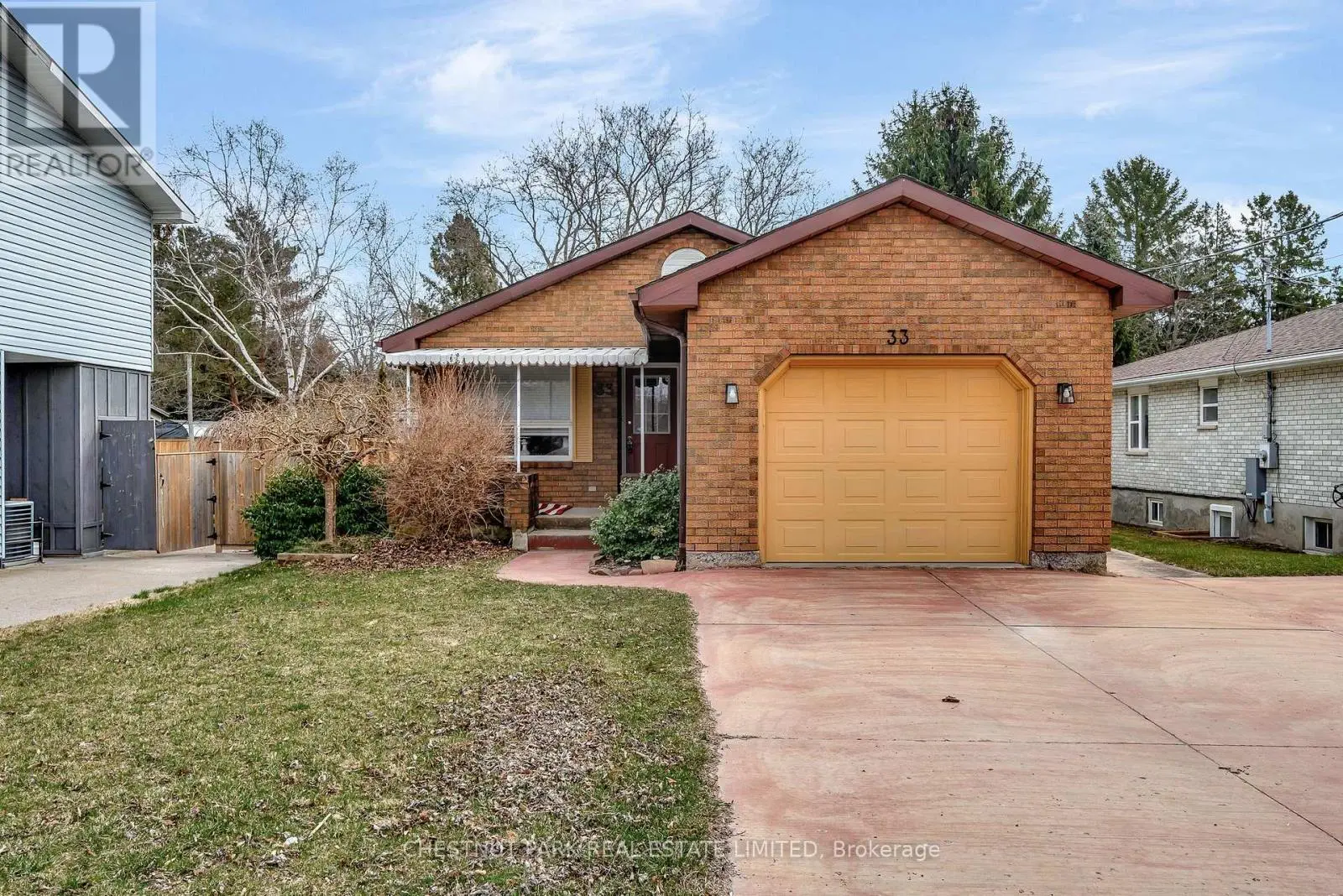 33 Lake Street, Prince Edward County, Ontario  K0K 2T0 - Photo 2 - X12080660