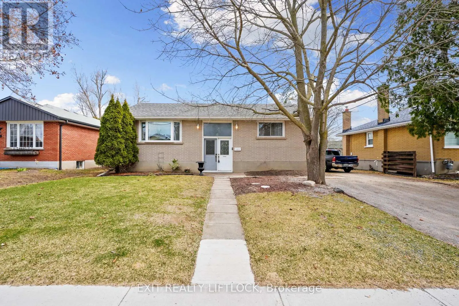 526 Erskine Avenue, Peterborough South, Ontario  K9J 5T4 - Photo 1 - X12083087