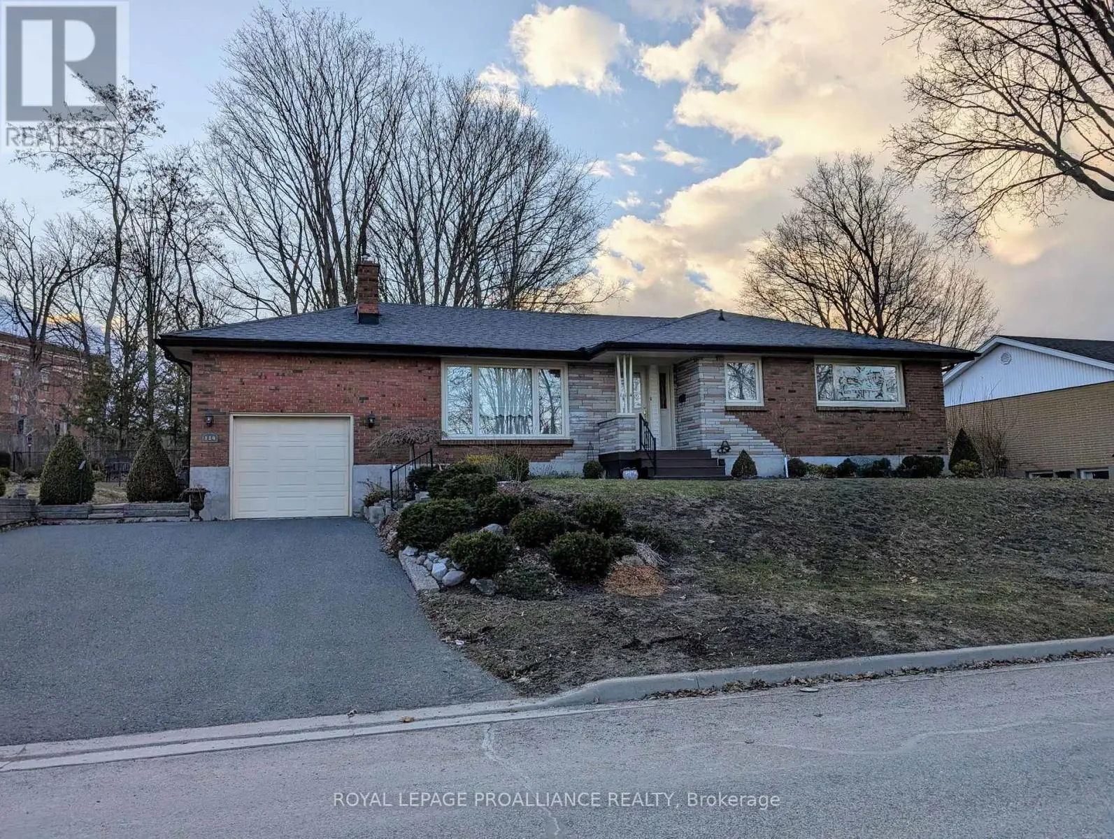 114 O'carroll Avenue, Peterborough North, Ontario  K9H 4V3 - Photo 1 - X12028761