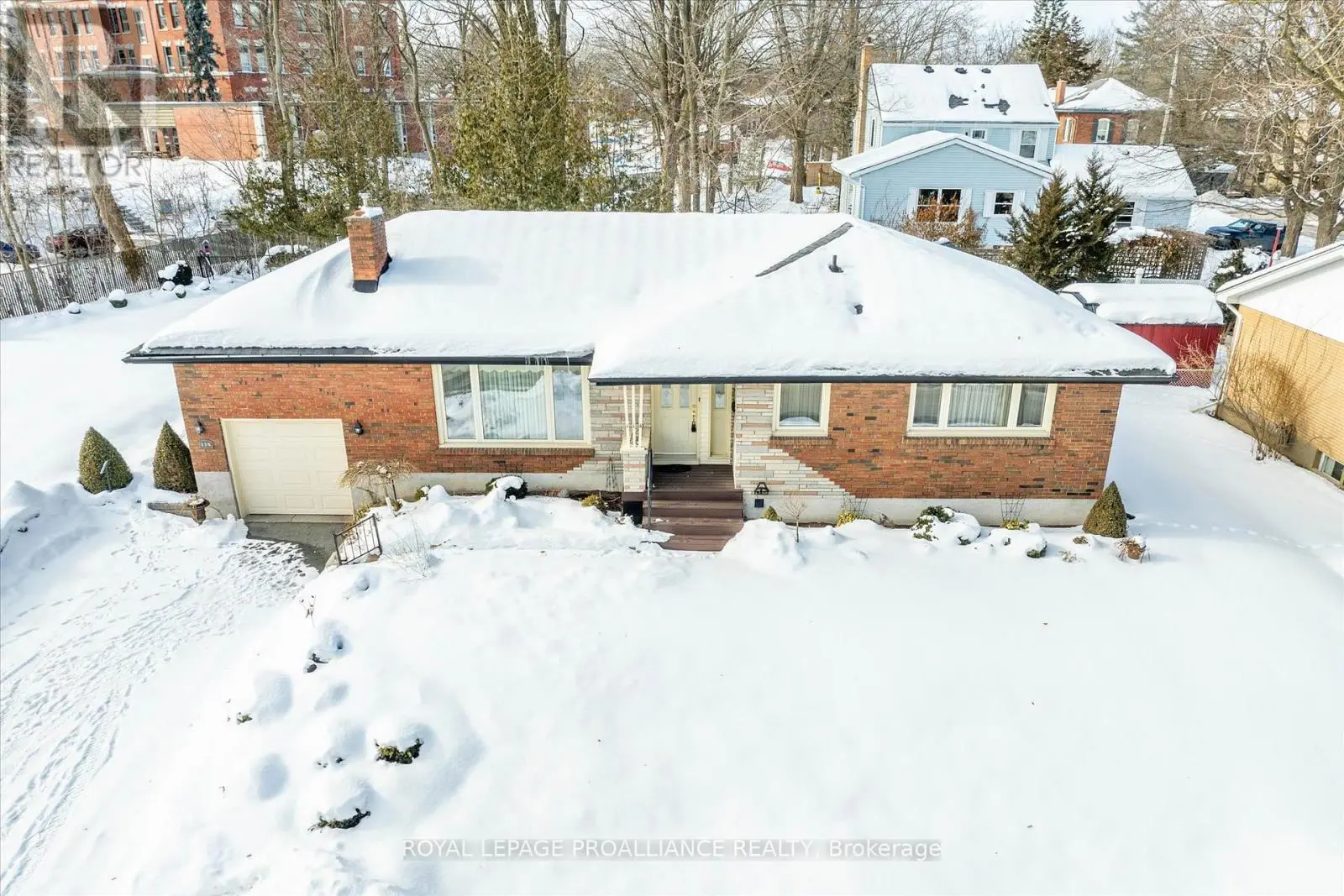 114 O'carroll Avenue, Peterborough North, Ontario  K9H 4V3 - Photo 3 - X12028761
