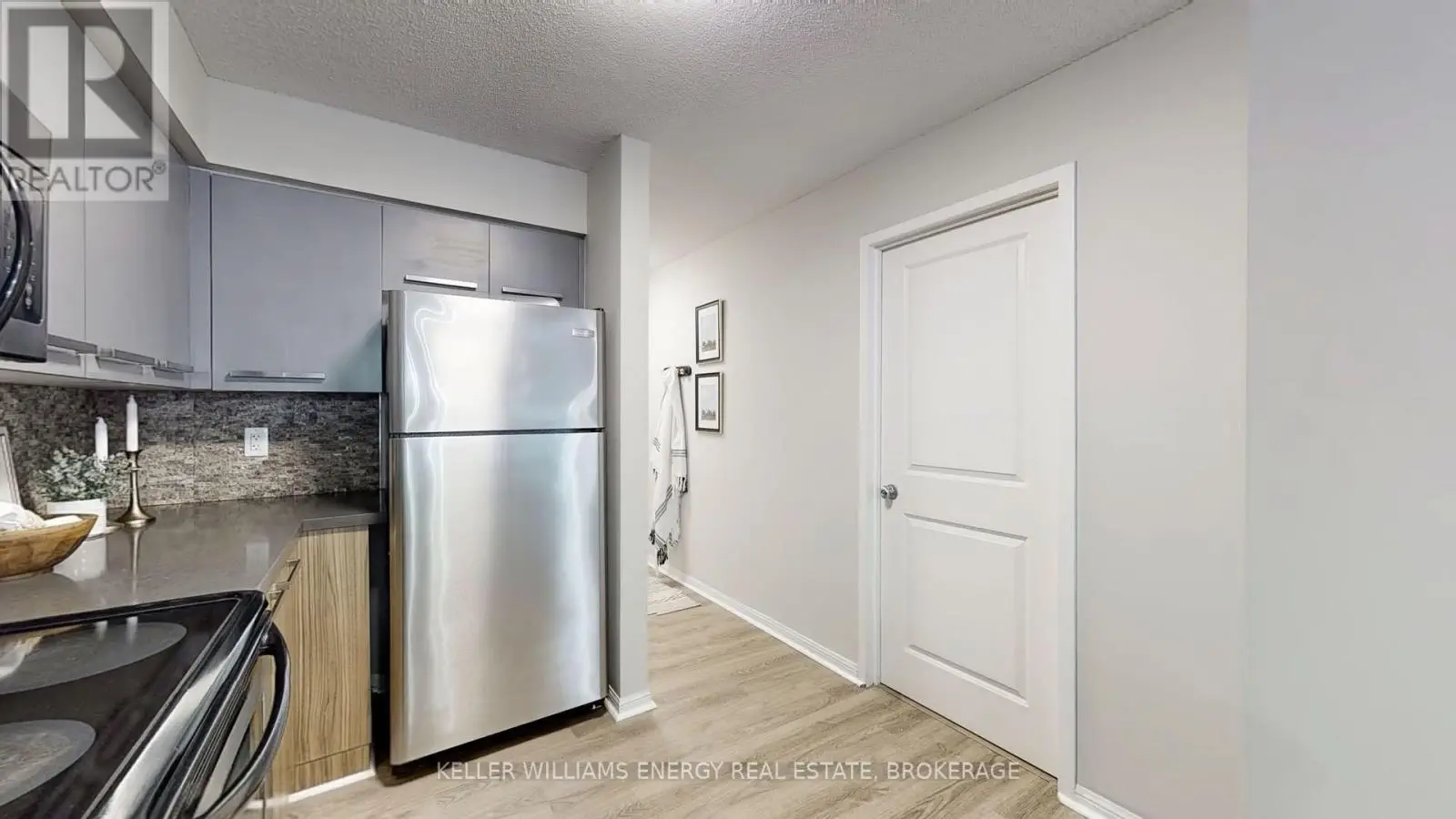 1401 - 11 St Joseph Street, Toronto, Ontario  M4Y 3G4 - Photo 3 - C12084958