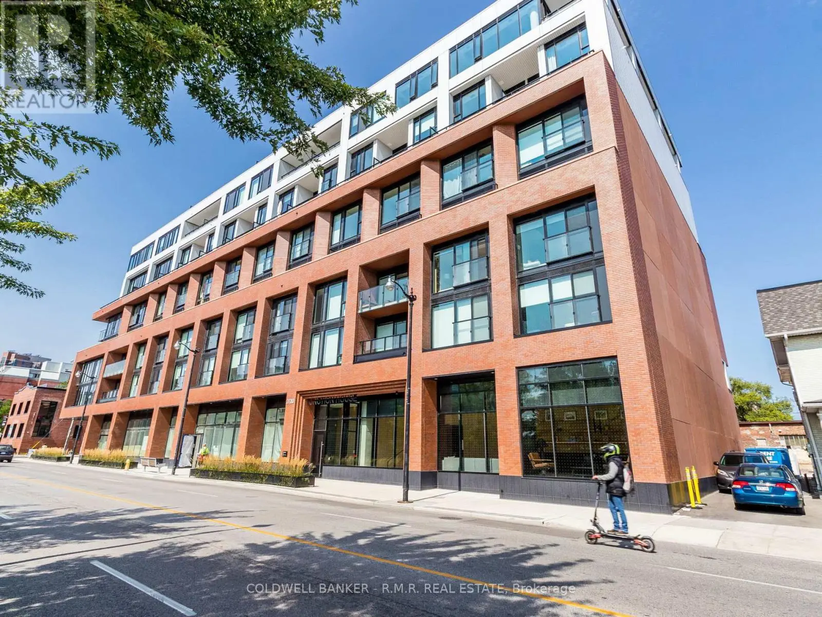 703 - 2720 Dundas Street W, Toronto, Ontario  M6P 0C3 - Photo 2 - W12085918