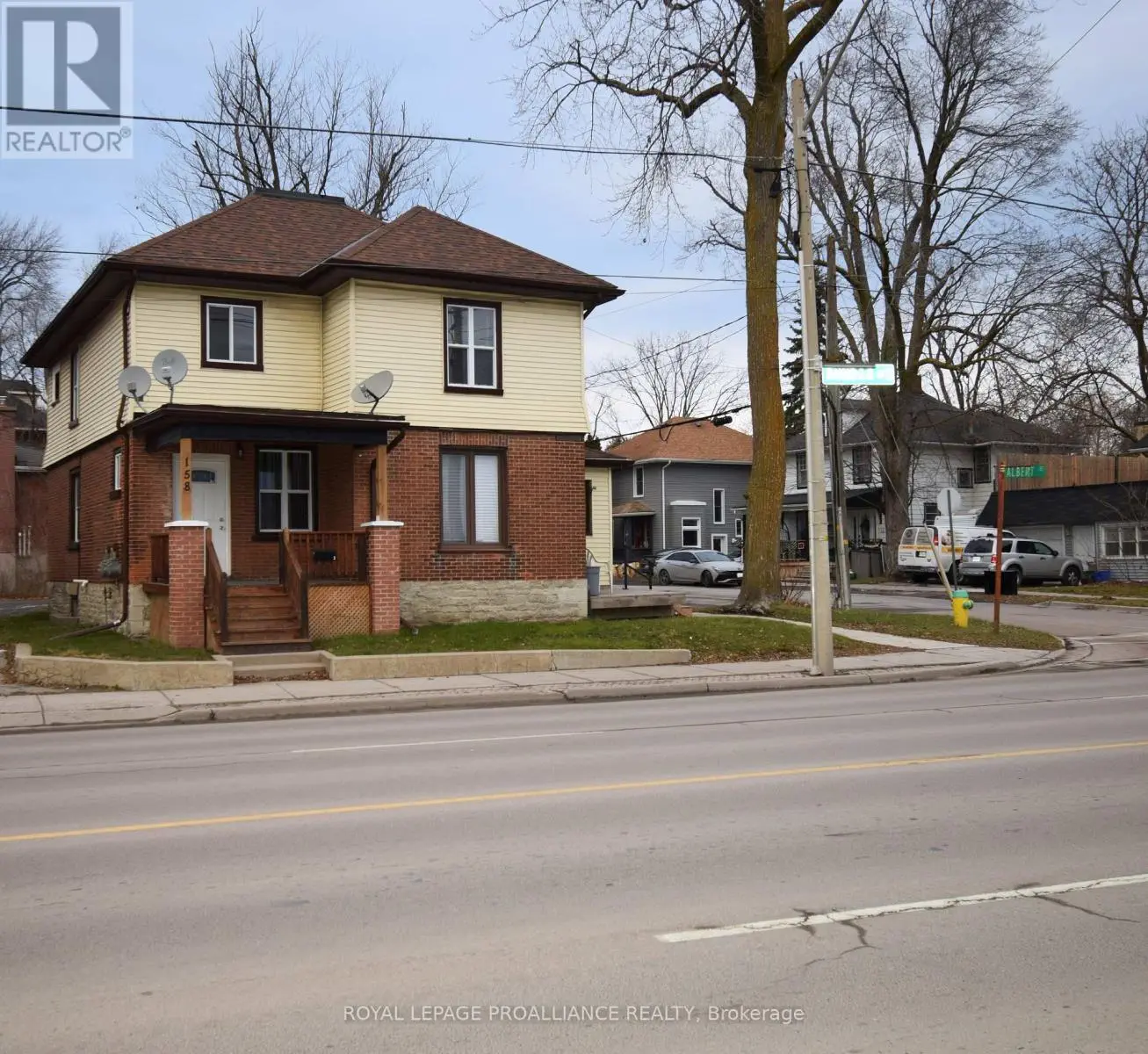 158 Dundas Street E, Belleville, Ontario  K8N 1C7 - Photo 1 - X12085874