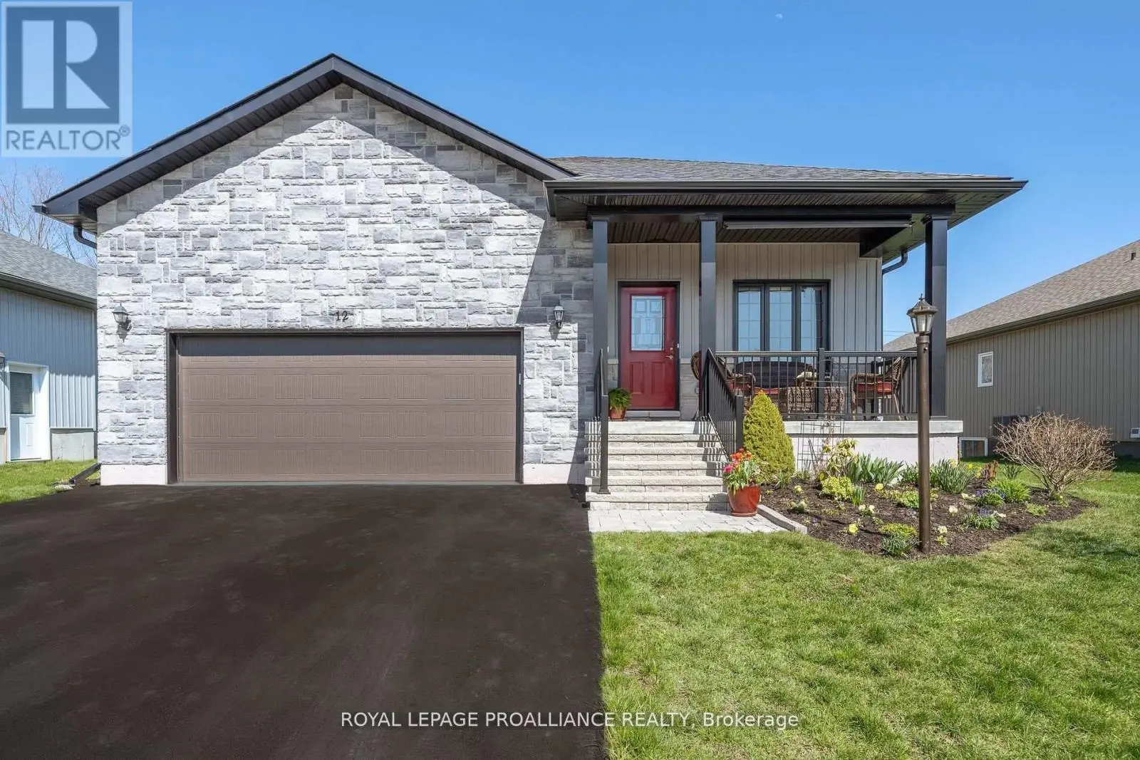 12 Dorchester Drive, Prince Edward County, Ontario  K0K 3L0 - Photo 1 - X12079399