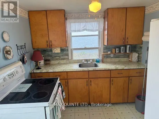 5083 Long Point Road, Prince Edward County, Ontario  K0K 2T0 - Photo 3 - X12086983