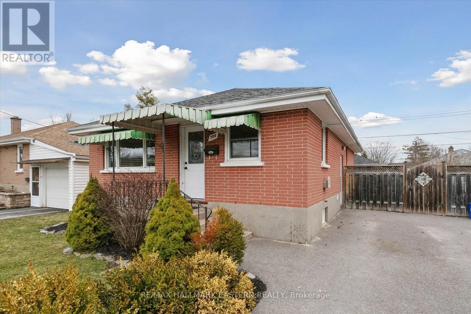 508 Erskine Avenue, Peterborough South, Ontario  K9J 5T4 - Photo 2 - X12088460