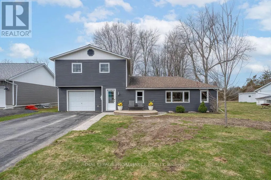 657 49 Highway, Prince Edward County, Ontario  K0K 2T0 - Photo 1 - X12088531