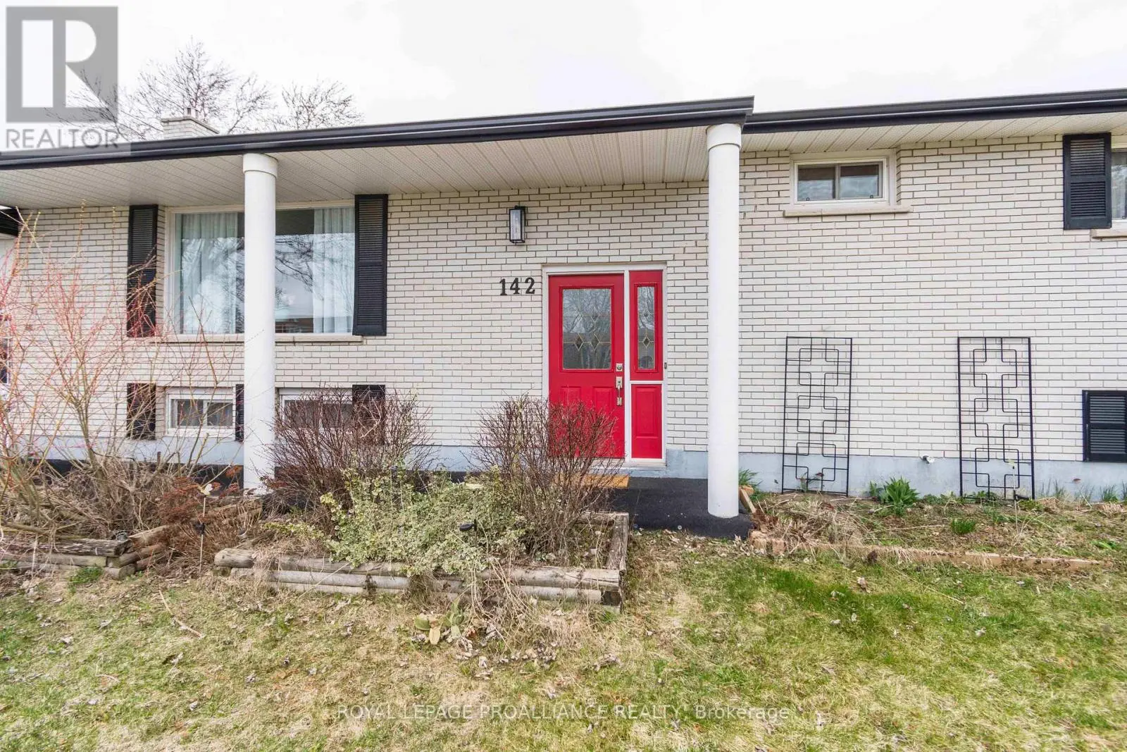 142 Jeffrey Drive, Quinte West, Ontario  K8V 0P2 - Photo 2 - X12088804