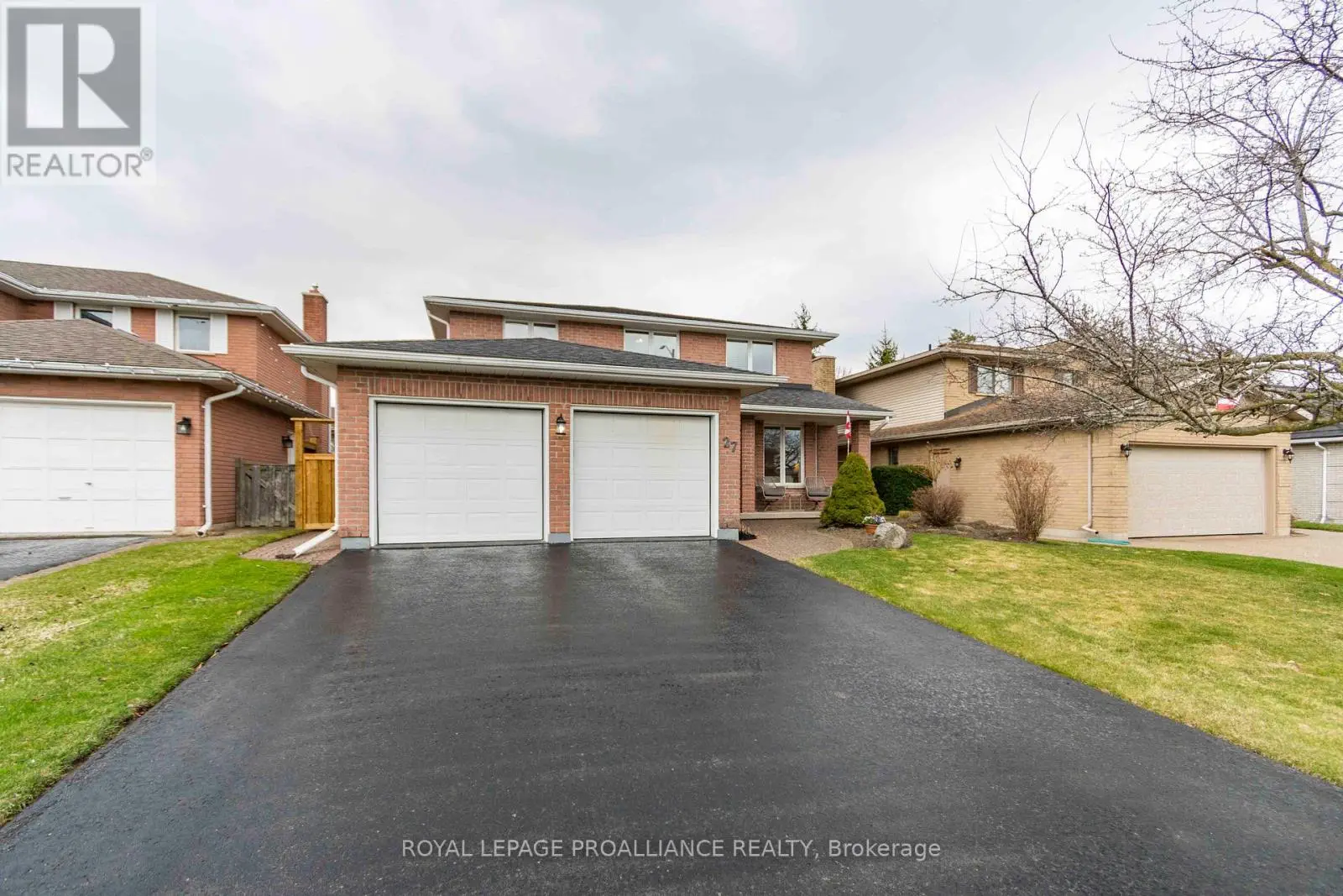 27 Northumberland Boulevard, Quinte West, Ontario  K8V 6L6 - Photo 2 - X12088912